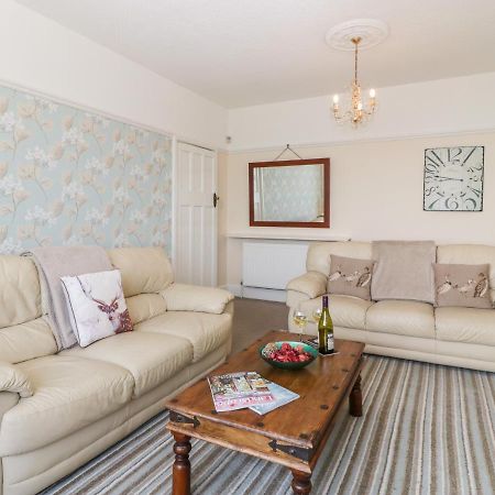 Grandview Apartment Уеймут Екстериор снимка
