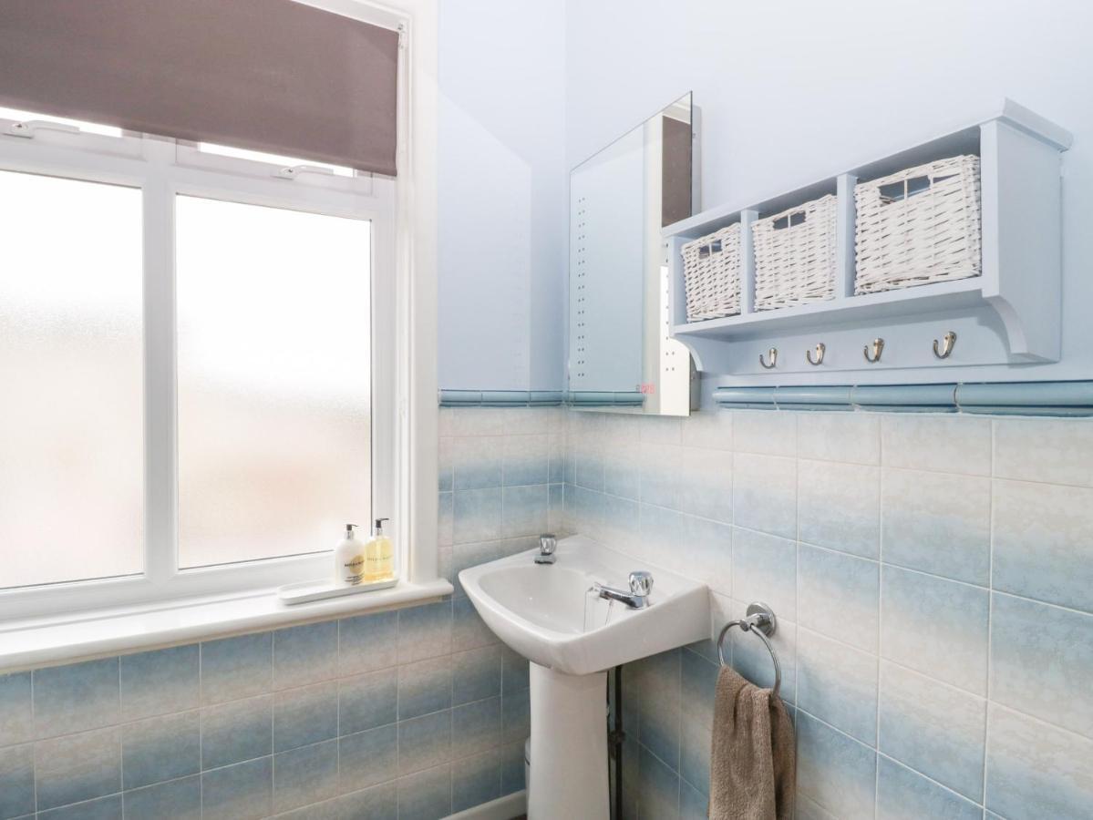 Grandview Apartment Уеймут Екстериор снимка