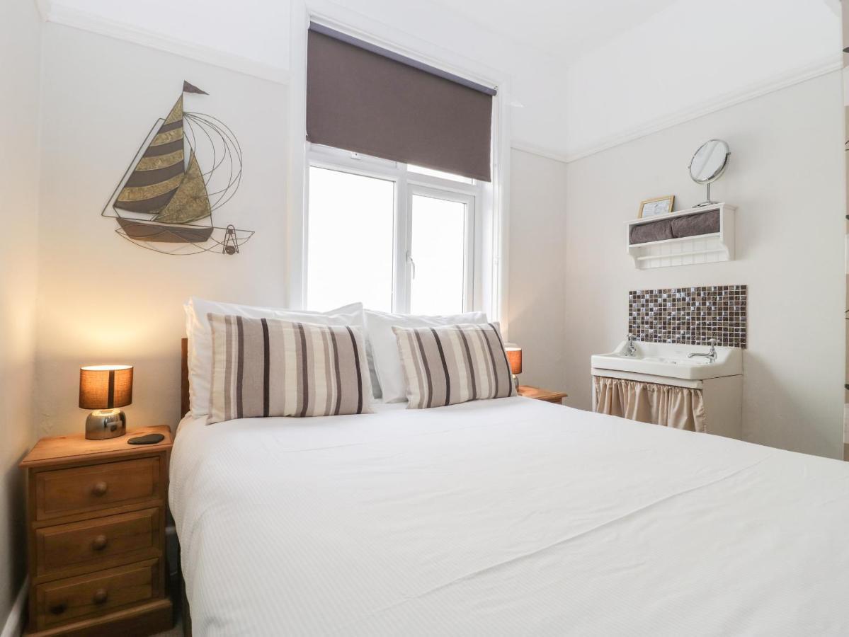 Grandview Apartment Уеймут Екстериор снимка