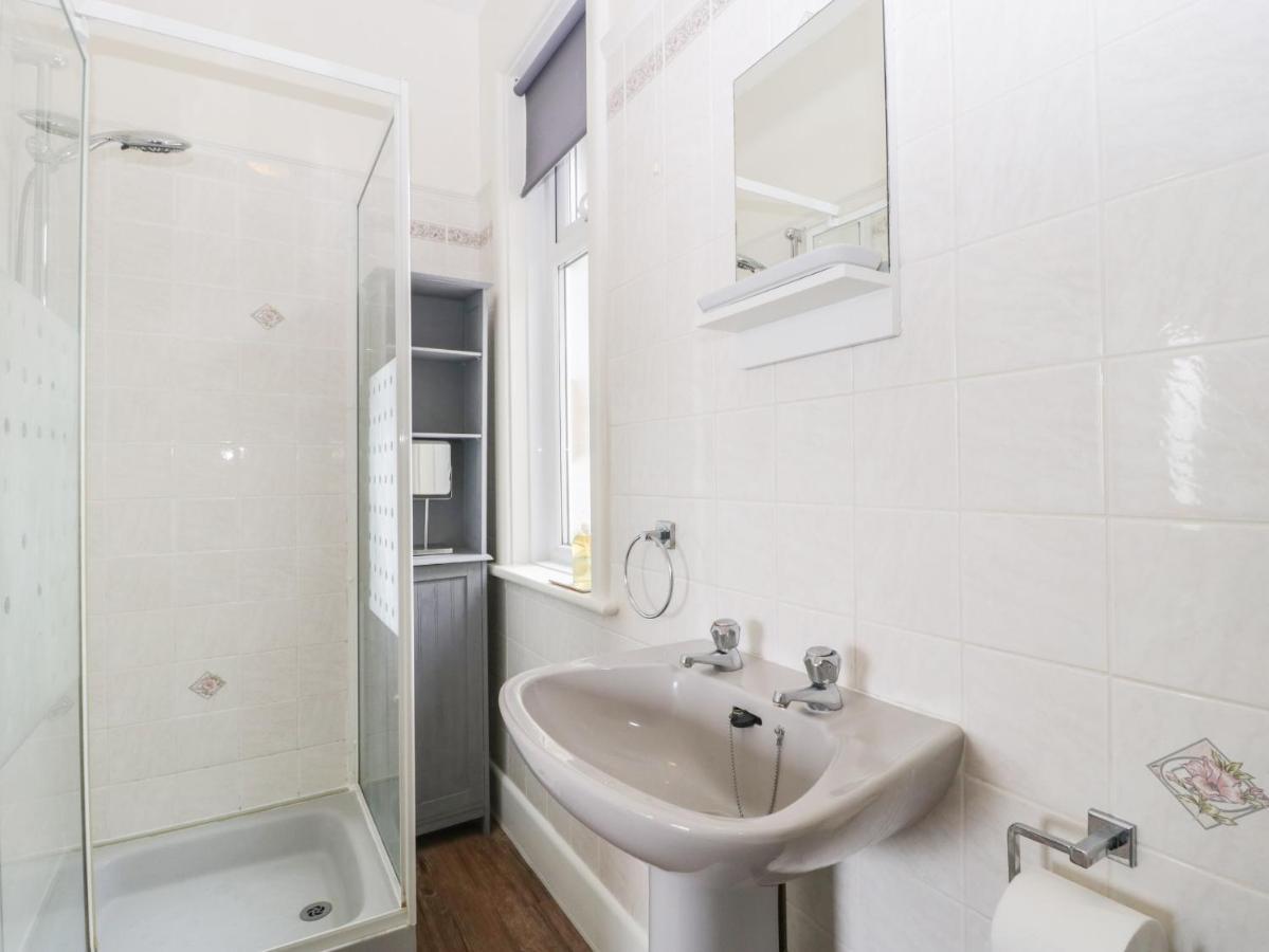 Grandview Apartment Уеймут Екстериор снимка