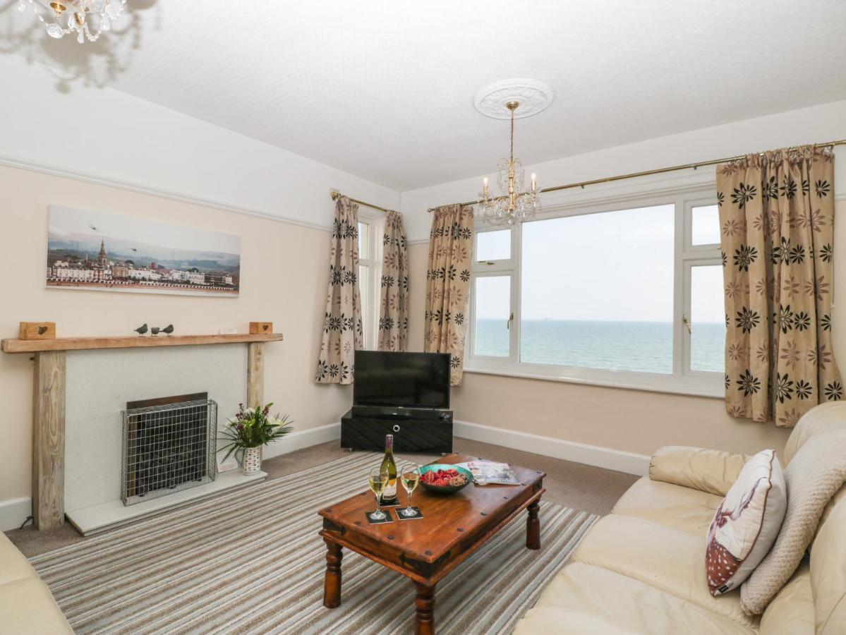 Grandview Apartment Уеймут Екстериор снимка