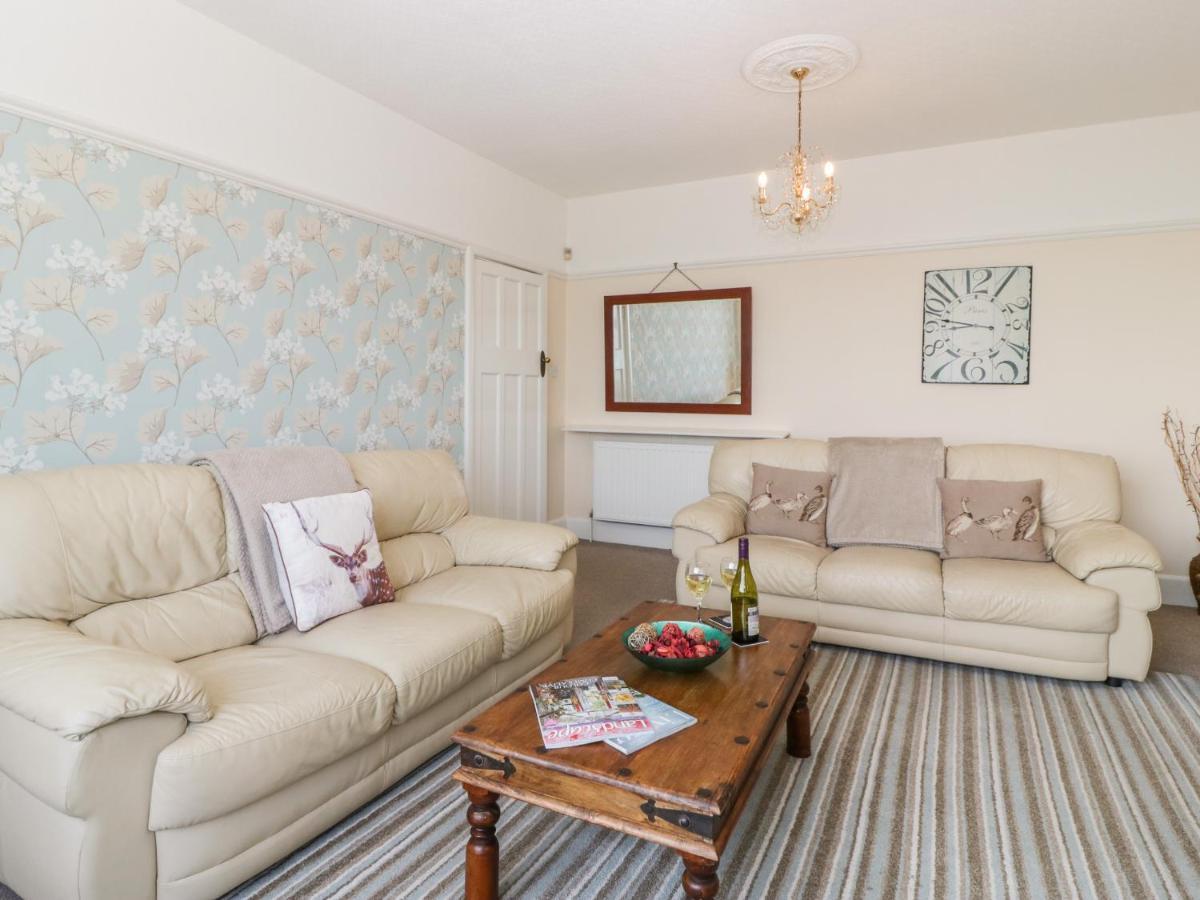 Grandview Apartment Уеймут Екстериор снимка